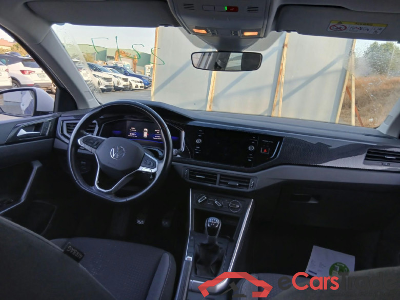 VOLKSWAGEN Polo / 2021 / 5P / berlina con portón Life 1.0 TSI 70kW (95CV) #3