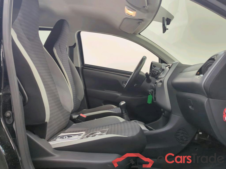 Toyota AYGO 1.0 VVT-i x-play 5d #3