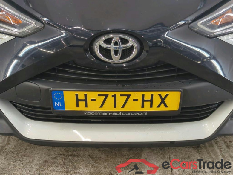 Toyota AYGO 1.0 VVT-i x-play 5d #5