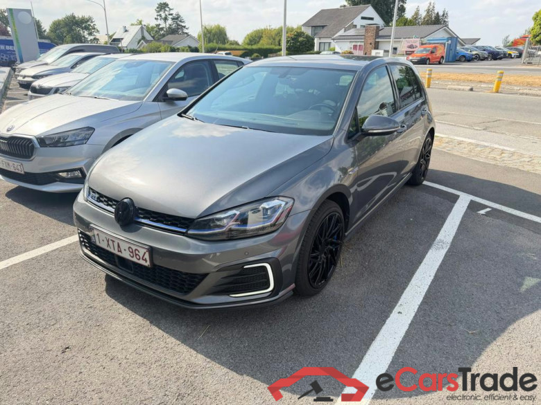 VOLKSWAGEN Golf VII GTE Golf GTE 1.4 TSI Plug-In-Hybrid 110 kW (150 ch) 6 vitesses DSG