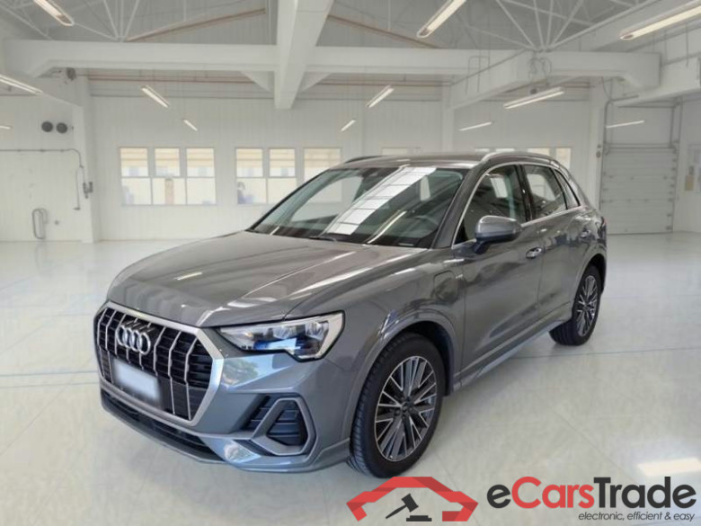 AUDI Q3 / 2018 / 5P / SUV 45 TFSI E S TRONIC S LINE EDITION