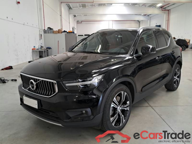 VOLVO XC40 / 2017 / 5P / SUV T4 PLUG-IN HYBRID AUTO RECHARGE INSCR.