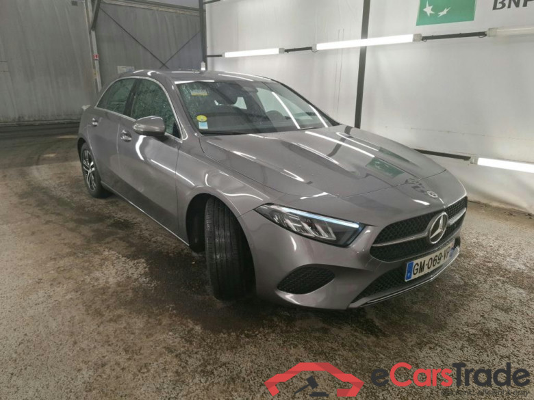 MERCEDES-BENZ Classe A Compact / 2022 / 5P / Berline A 180 d Business Line 8G-DCT #4