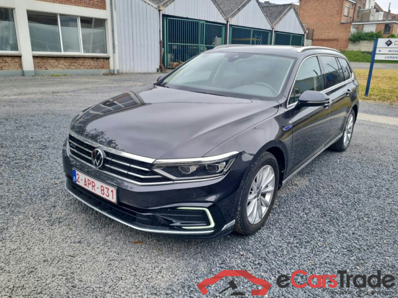 Volkswagen Passat Variant 1.4 TSI Hybrid GTE Aut. Pano IQ.Light Virtual Ambient ACC Navi Sport-Seats KeylessGo Klima PDC ...