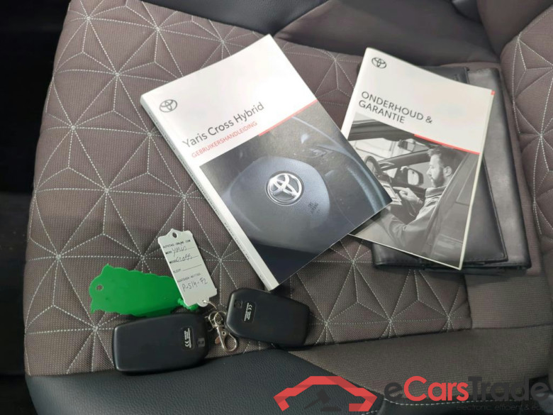 Toyota Yaris Cross 1.5 Hybrid Executive Automaat 5d #4