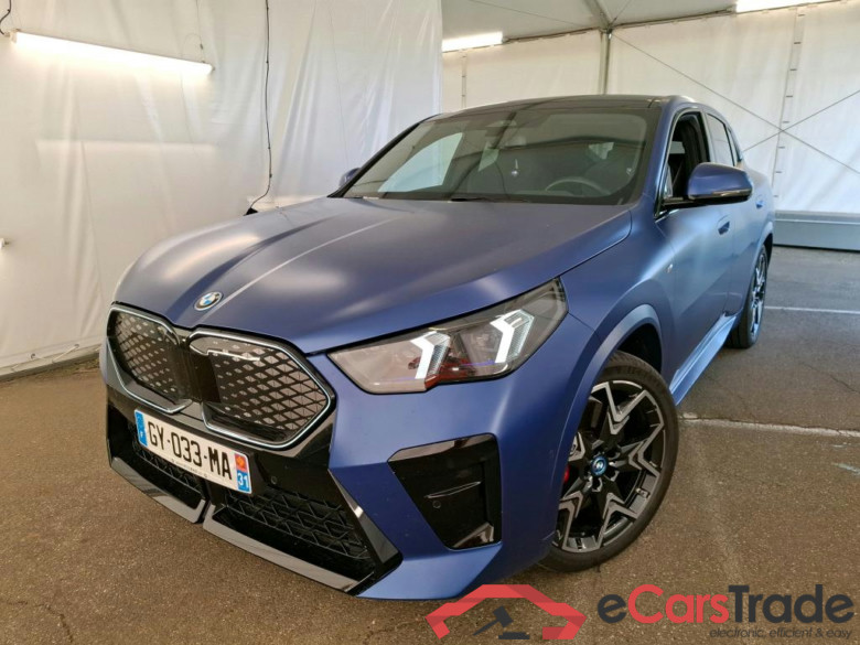 Série iX2 30 xDrive M Sport 64kWh BVA