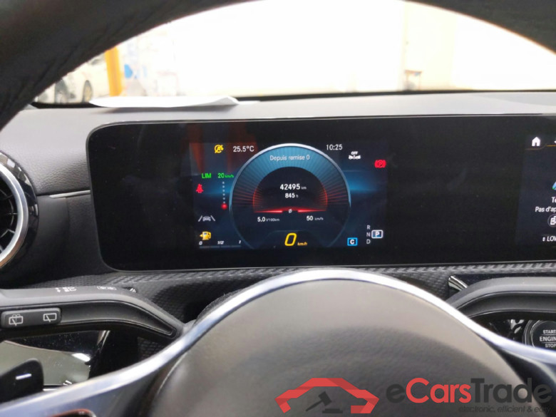 MERCEDES-BENZ Classe A Compact / 2018 / 5P / Berline A 200 d Business Line 8G-DCT #6