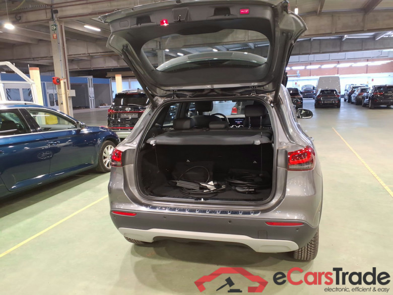 MERCEDES-BENZ GLA 1.3 GLA 250 E DCT BUSINESS LINE #3