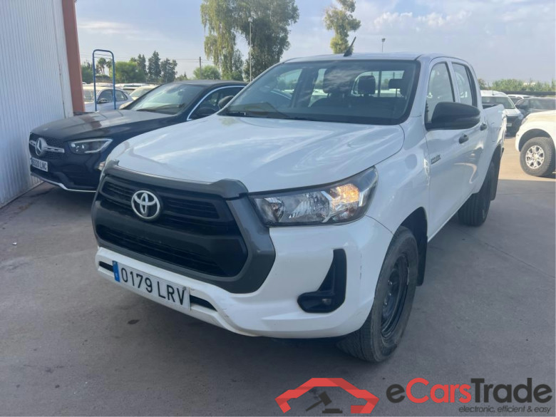TOYOTA Hilux / 2020 / 4P / pickup 2.4 D-4D Cabina Doble GX #1