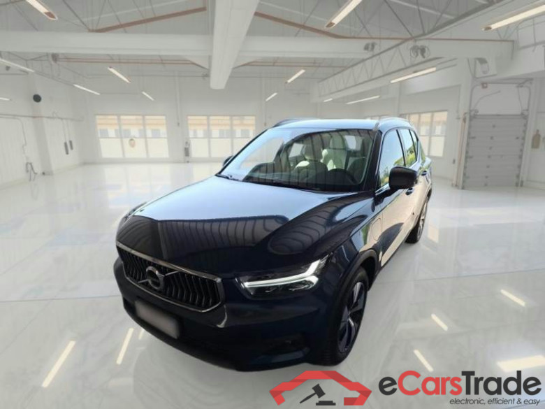 VOLVO XC40 / 2017 / 5P / SUV T4 PLUG-IN HYBRID AUTO RECH INSCRIP EXPR