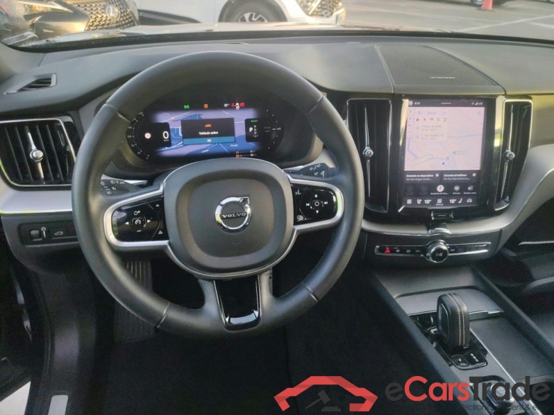 VOLVO XC60 / 2017 / 5P / todoterreno 2.0 T6 AWD Recharge R-Design Auto #3