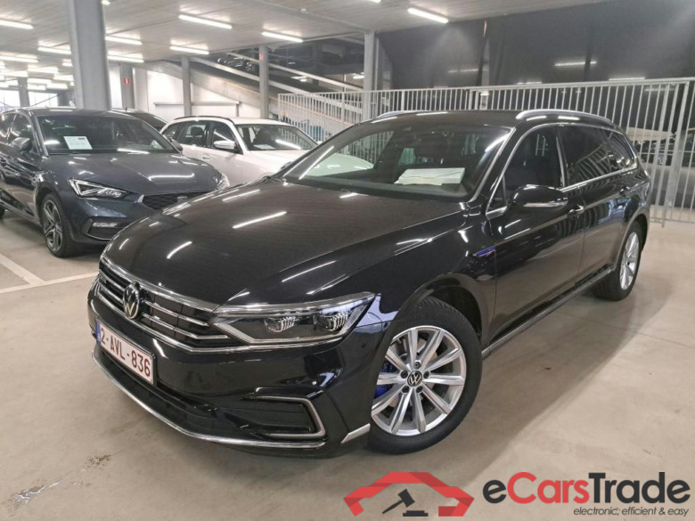 VOLKSWAGEN - VW  PASSAT VARIANT TSI GTE 218PK DSG6 Business Leather Nappa & Matrix LED & Ergo 14 Way Driver Seat & Keyless  * HYBRID *