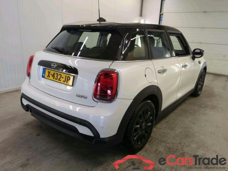 Mini 5-deurs 1.5 Cooper Camden #2