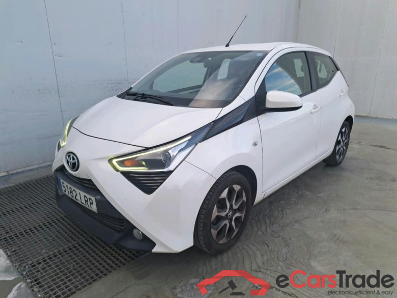 TOYOTA Aygo / 2018 / 5P / minicoche 1.0 70 x-play #1