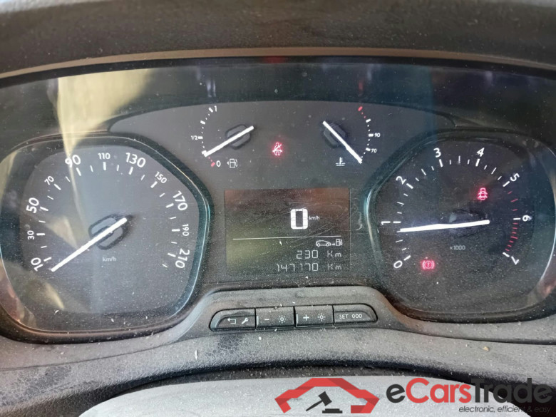 PEUGEOT Expert / 2016 / 4P / furgón Furgón Premium 1.5 BlueHDi 100 Standard (AC) #4