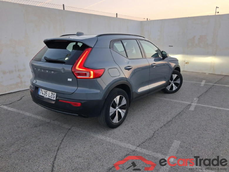 VOLVO XC40 / 2021 / 5P / todoterreno 1.5 T5 Recharge PHEV Plus Dark Auto #2