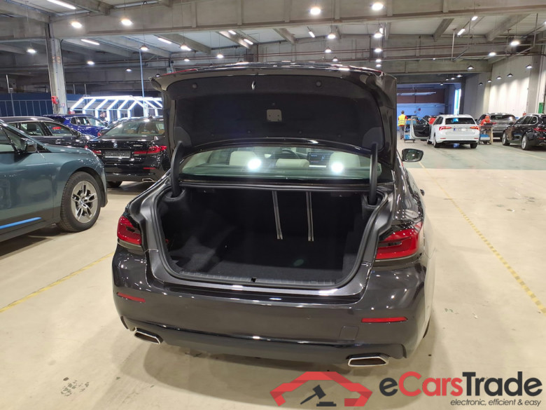 BMW 5 DIESEL - 2020 518 dA MHD #3