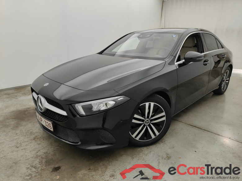 Mercedes-Benz A-Klasse Limousine A 200d Business Solution 4d