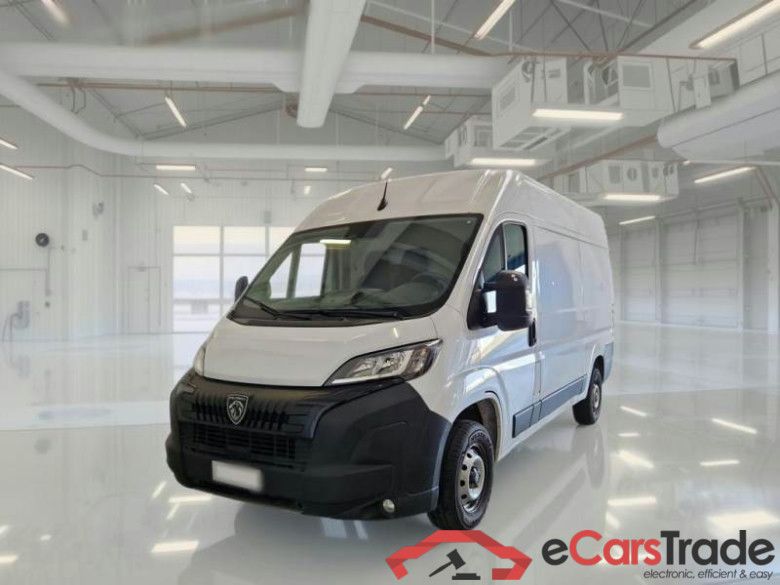 PEUGEOT BOXER / 2023 / 4P / FURGONE 2.2 BLUEHDI 120 SeS 330 L2H2