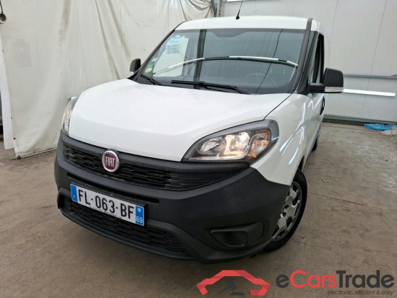 FIAT Doblò Cargo VU 4p Fourgonnette Maxi 1.6 Mjet 105 Pack USB Clim 1000kg