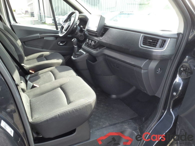 RENAULT TRAFIC                 RENAULT TRAFIC                 DCI 150 CV EDC INTENSE L2 RADAR AV AR LAT + EASYLI DCI150 EDC L2 INTENS 9 PL + RADARS +PK EASY DRIVE +VISIBILITE +CAMERA #5
