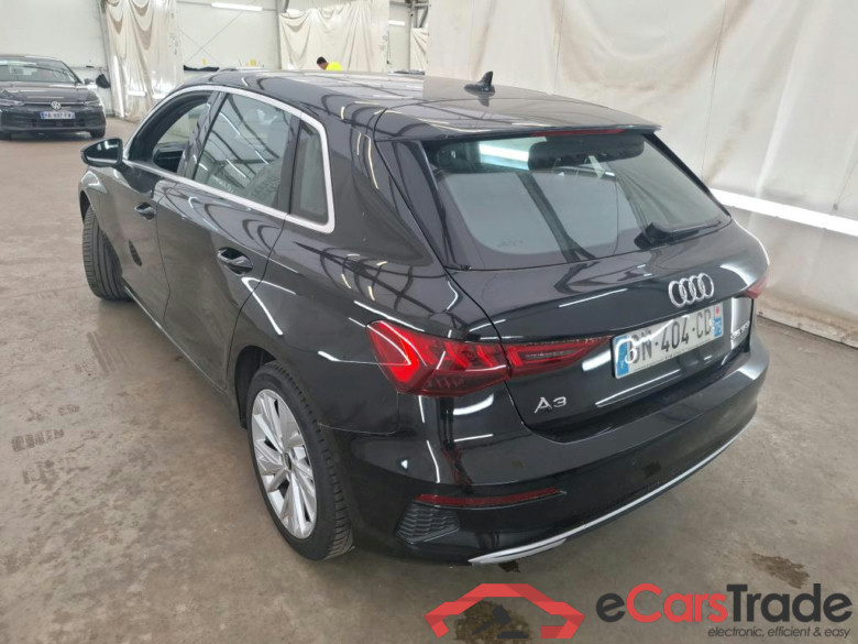 AUDI A3 Sportback / 2020 / 5P / Berline 35 TFSI 150 MHEV S Tronic Design Luxe #2