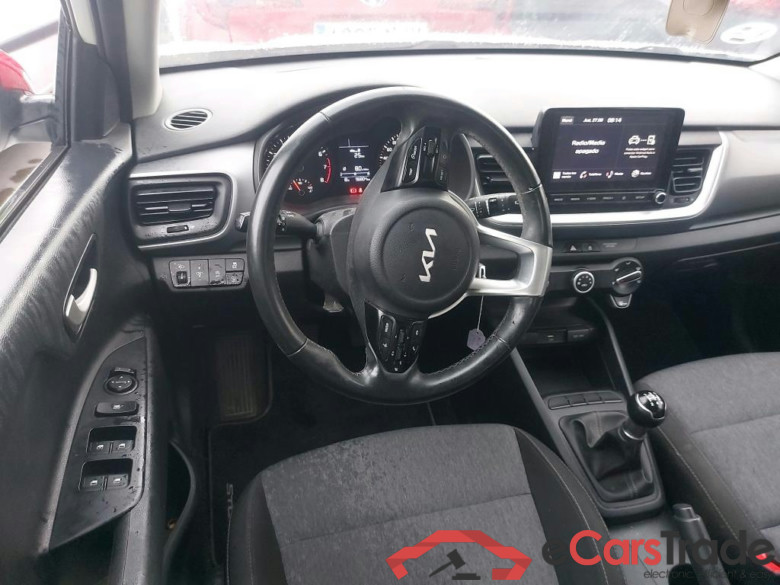 KIA Stonic / 2017 / 5P / todoterreno 1.2 DPi 62kW (84CV) Concept #3