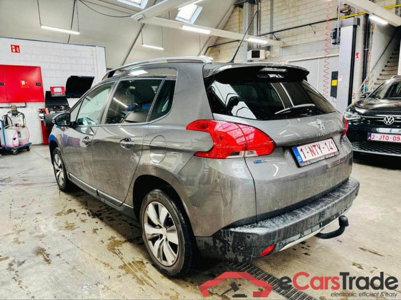 PEUGEOT 2008 1.2i PureTech Style #3