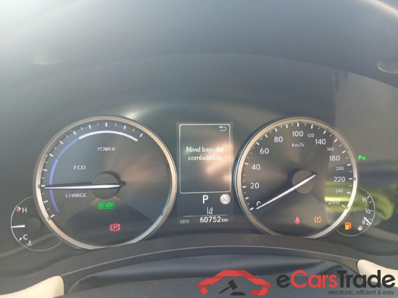 LEXUS NX / 2017 / 5P / todoterreno 2.5 300h Luxury 4WD #4