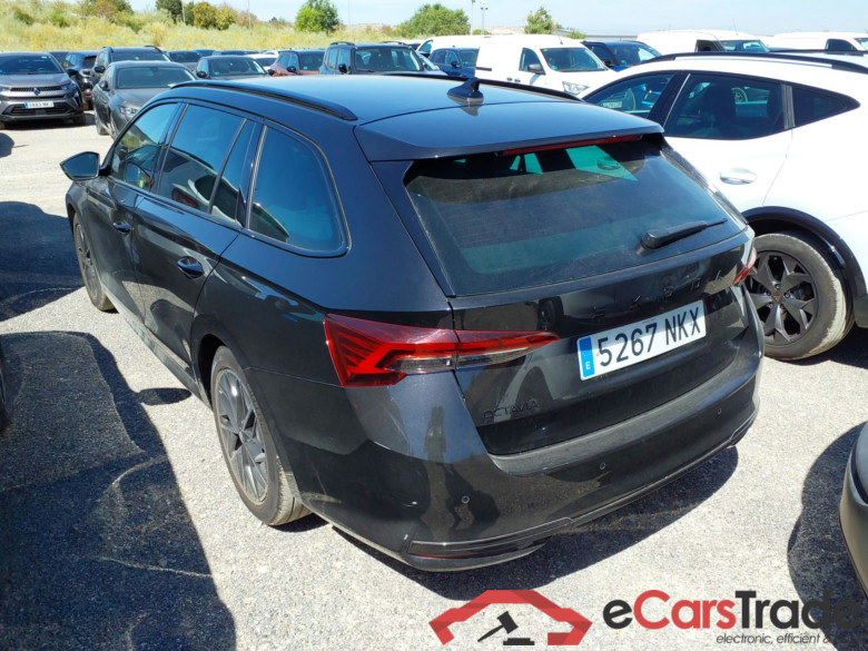 SKODA Octavia 2.0 TDI 110 kW (150 CV) DSG 7 vel. Combi Sportline (Winterpack)  #2