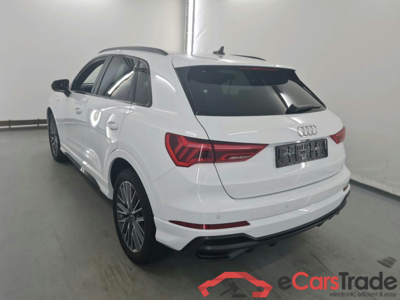 AUDI Q3 1.4 45 TFSI E S TRONIC S LINE #3