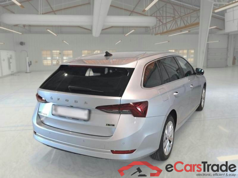 SKODA OCTAVIA WAGON / 2020 / 5P / STATION WAGON 1.5 TSI G-TEC STYLE DSG #2