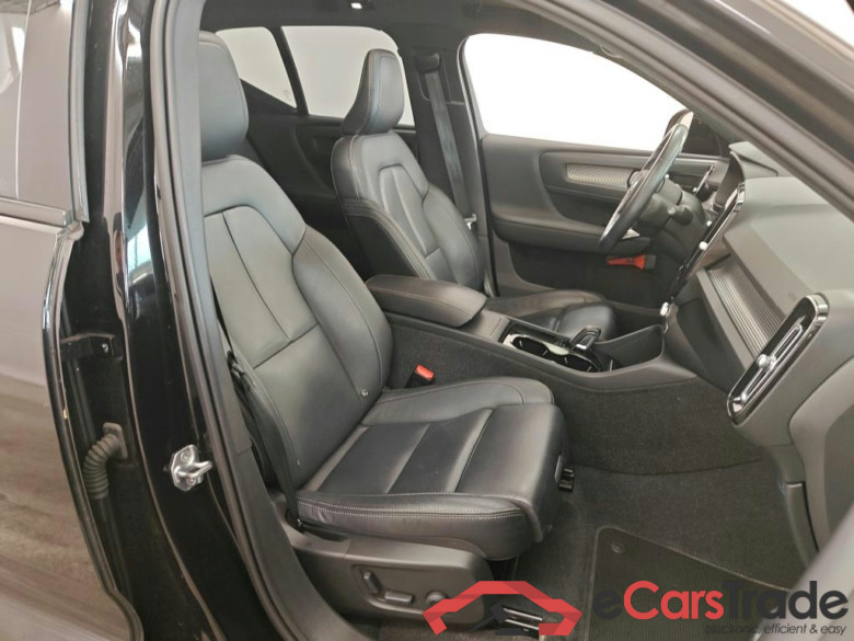 Volvo XC40 Recharge P8 AWD 5d #3