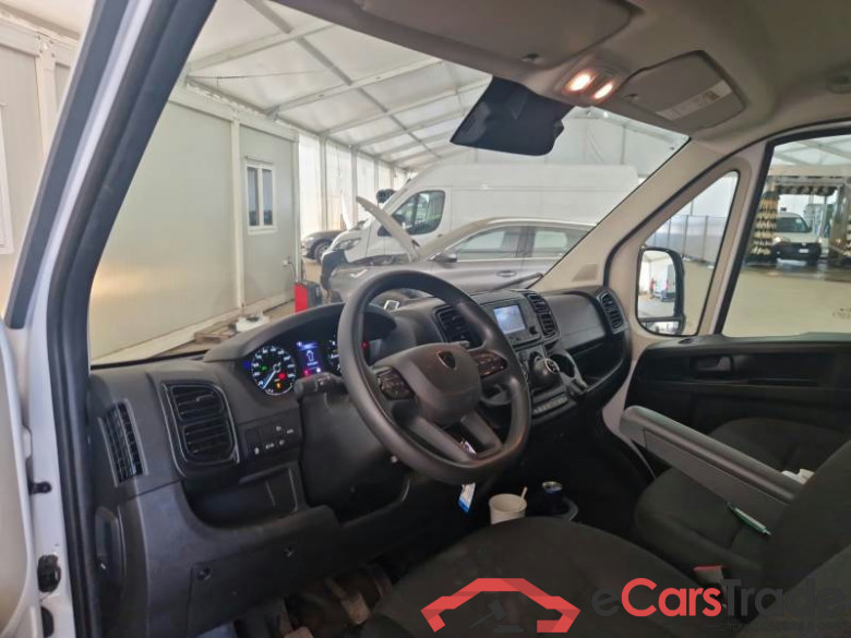 PEUGEOT BOXER / 2023 / 4P / FURGONE 2.2 BLUEHDI 120 SeS 330 L2H2 #3
