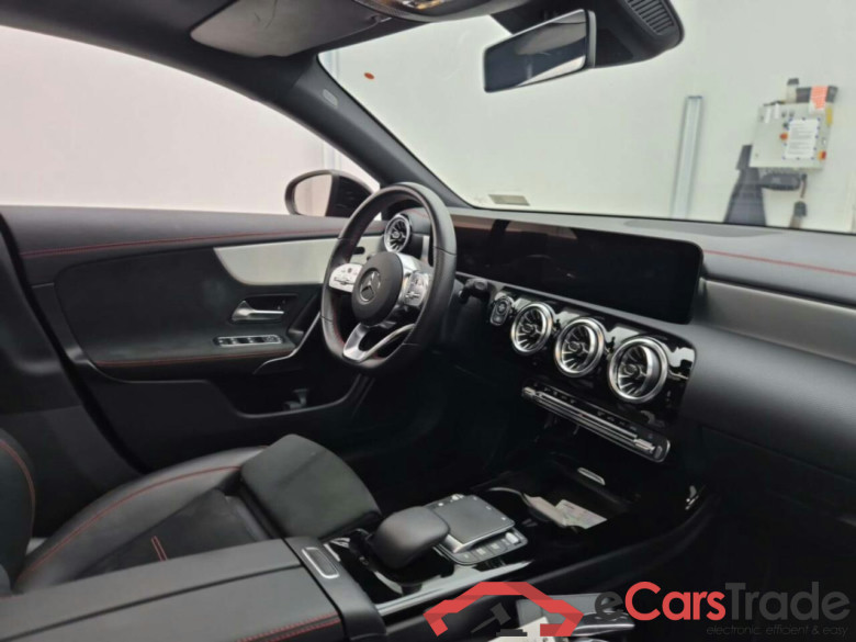 MERCEDES-BENZ CLA-klasse Shooting Brake 180 Business Sol. AMG AUT. #3