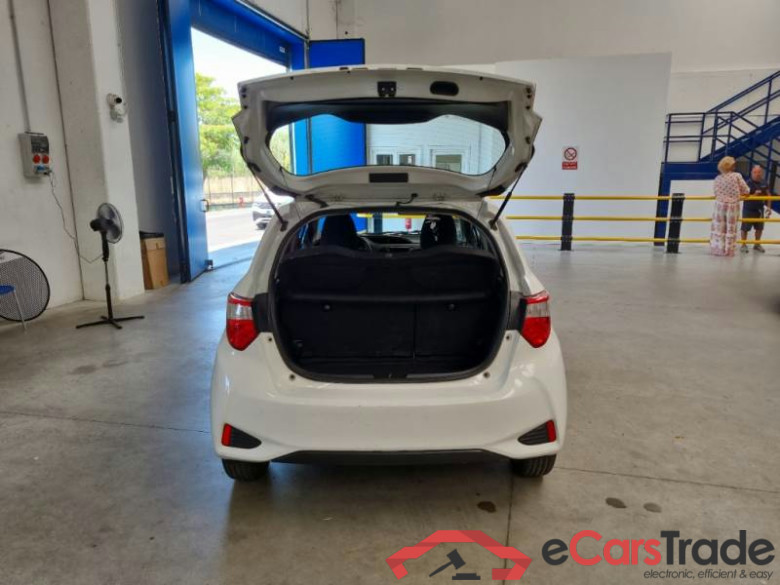TOYOTA YARIS / 2017 / 5P / BERLINA 1.5 HYBRID ACTIVE MY18 #5