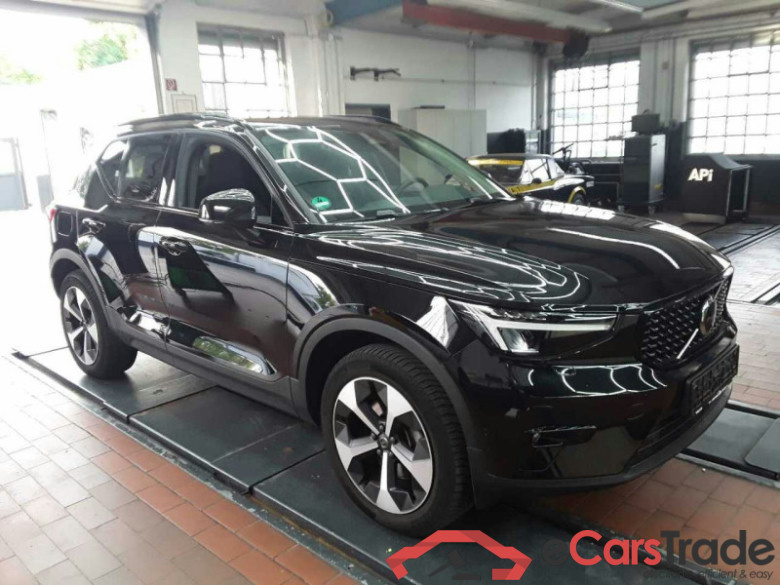 Volvo XC40 (2017->) DE - SUV5 B4 2WD EU6d, Plus Dark, (Facelift) 2022 - 2024