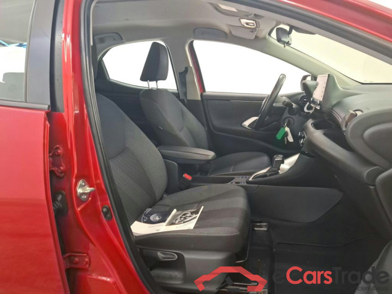 Toyota Yaris Hybrid 115 Active 5d #3