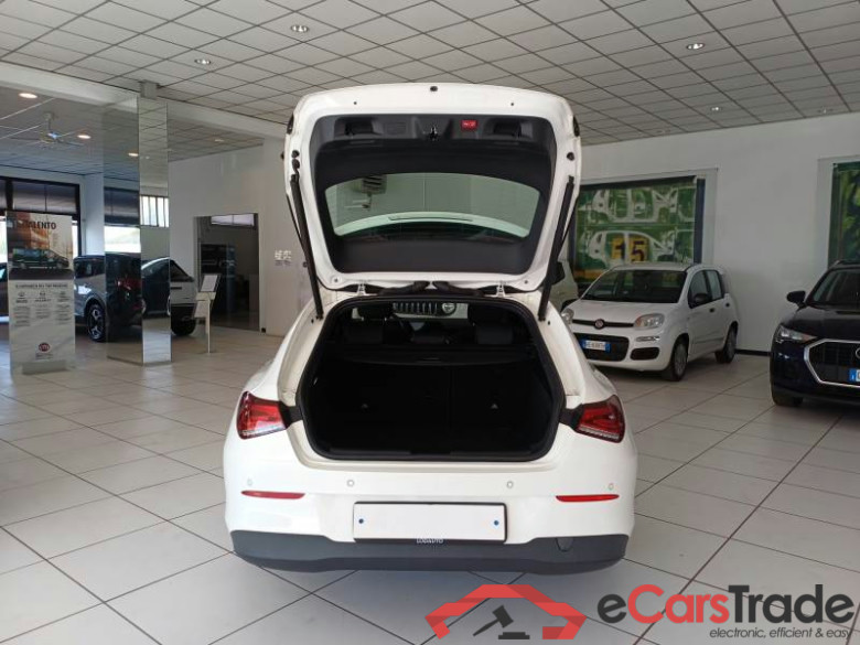 MERCEDES-BENZ CLA SHOOTING BRAKE / 2019 / 5P / STATION WAGON CLA 200 D AUTOMATIC BUSINESS EXTRA #5