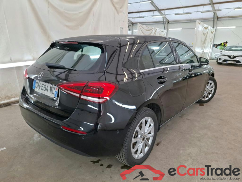 MERCEDES-BENZ Classe A Compact / 2018 / 5P / Berline A 250 e Business Line 8G-DCT #4