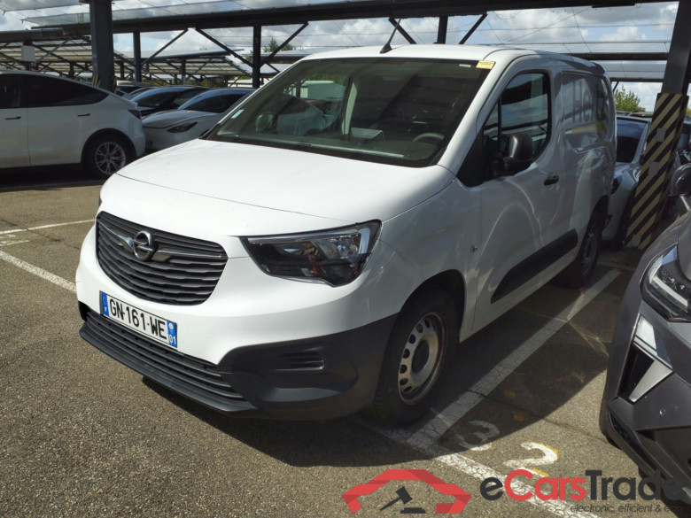 OPEL Combo  OPEL Combo  CARGO HDI 100 TAILLE M 950KG + PACK CHANTIER + CAMERA AR + RADIO DAB TABLETTE 8’’ #1