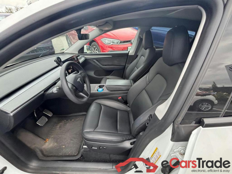 TESLA Model Y 72.5 kWh Standard Range #6