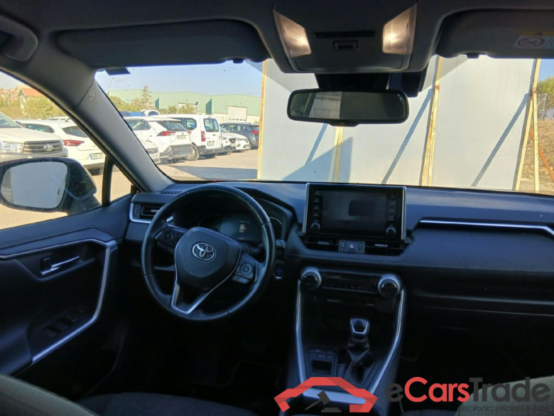 TOYOTA Rav4 / 2018 / 5P / todoterreno 2.5l 220H Advance #3