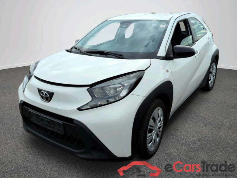 Aygo X Play 1.0 53KW MT5 E6d #1