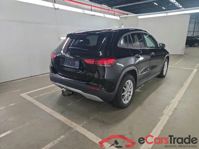 Mercedes GLA GLA GLA 180 Business Solution Essential 100kW/136pk  5D/P Auto-7 - CO2 onvolledig #4