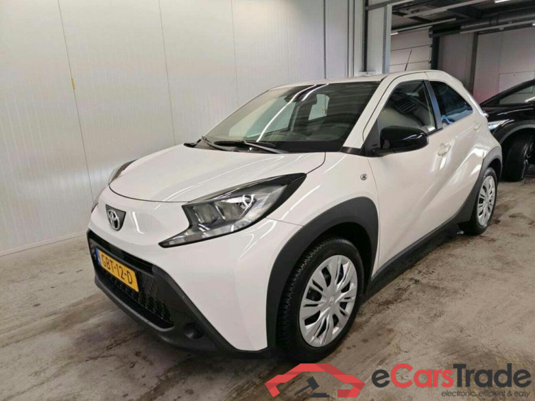 TOYOTA Aygo X 1.0 VVT-i MT Play #1