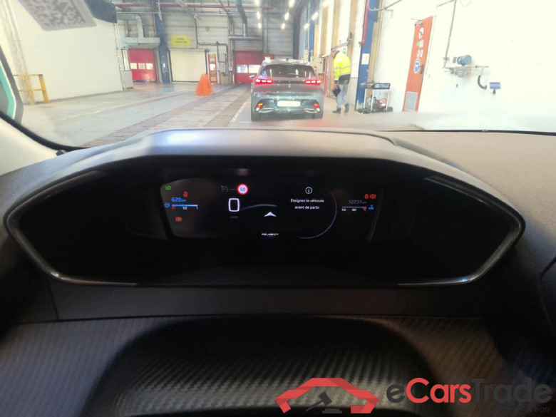 Peugeot 208 Allure 1.2 PureTech 100 S&S BVM6 #4