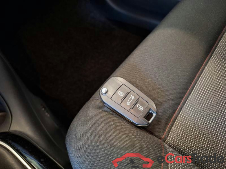 CITROEN C4 CACTUS / 2018 / 5P / BERLINA PURETECH 110 SeS FEEL #6