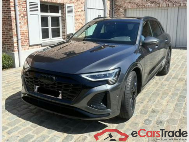 AUDI Q8 e-tron  S line 55 quattro 300,00 kW