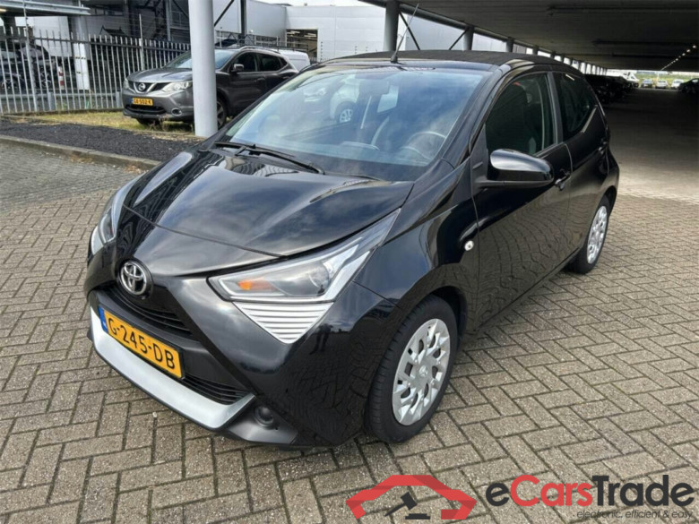 TOYOTA Aygo 1.0 VVT-i x-play limited